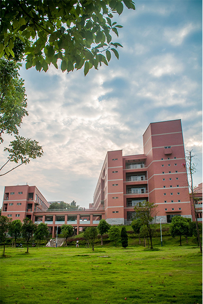 湘潭大学 - 流金歲月