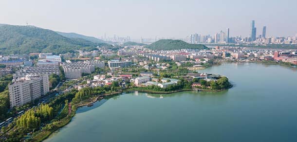 湖南大学 - 流金歲月