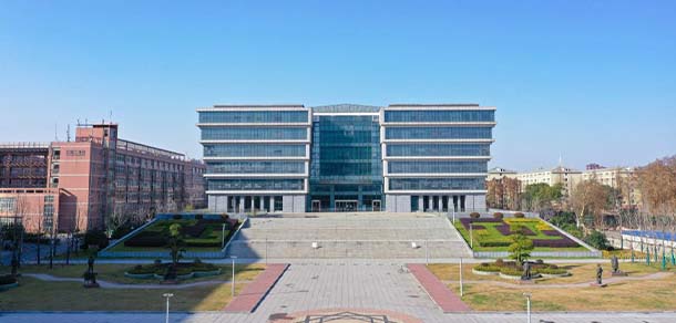 湖北工业大学 - 流金歲月