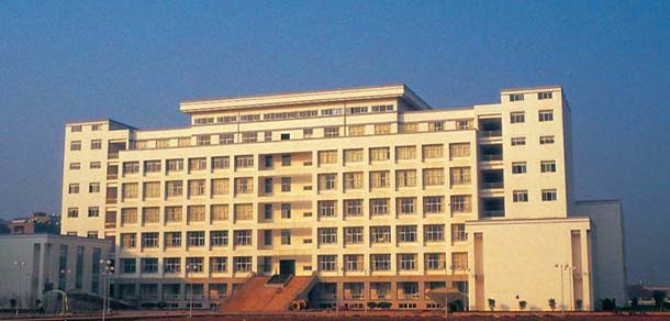昆明医科大学 - 流金歲月
