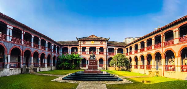 华东政法大学 - 流金歲月